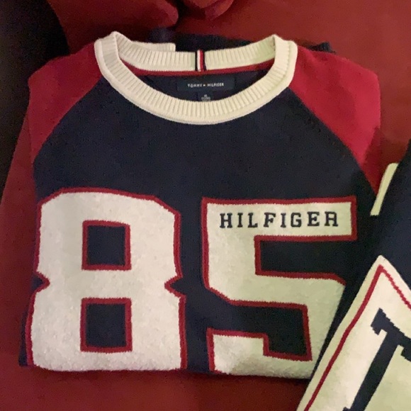 Tommy Hilfger Sweater - Picture 2 of 3